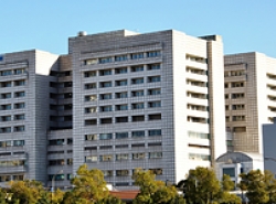 築約60年の総合病院が建て替えの行政指導を受け移転先を探していた